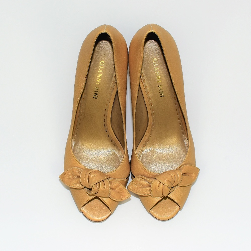 Gianni Bini Nude Leather Heels - Picture 3 of 8